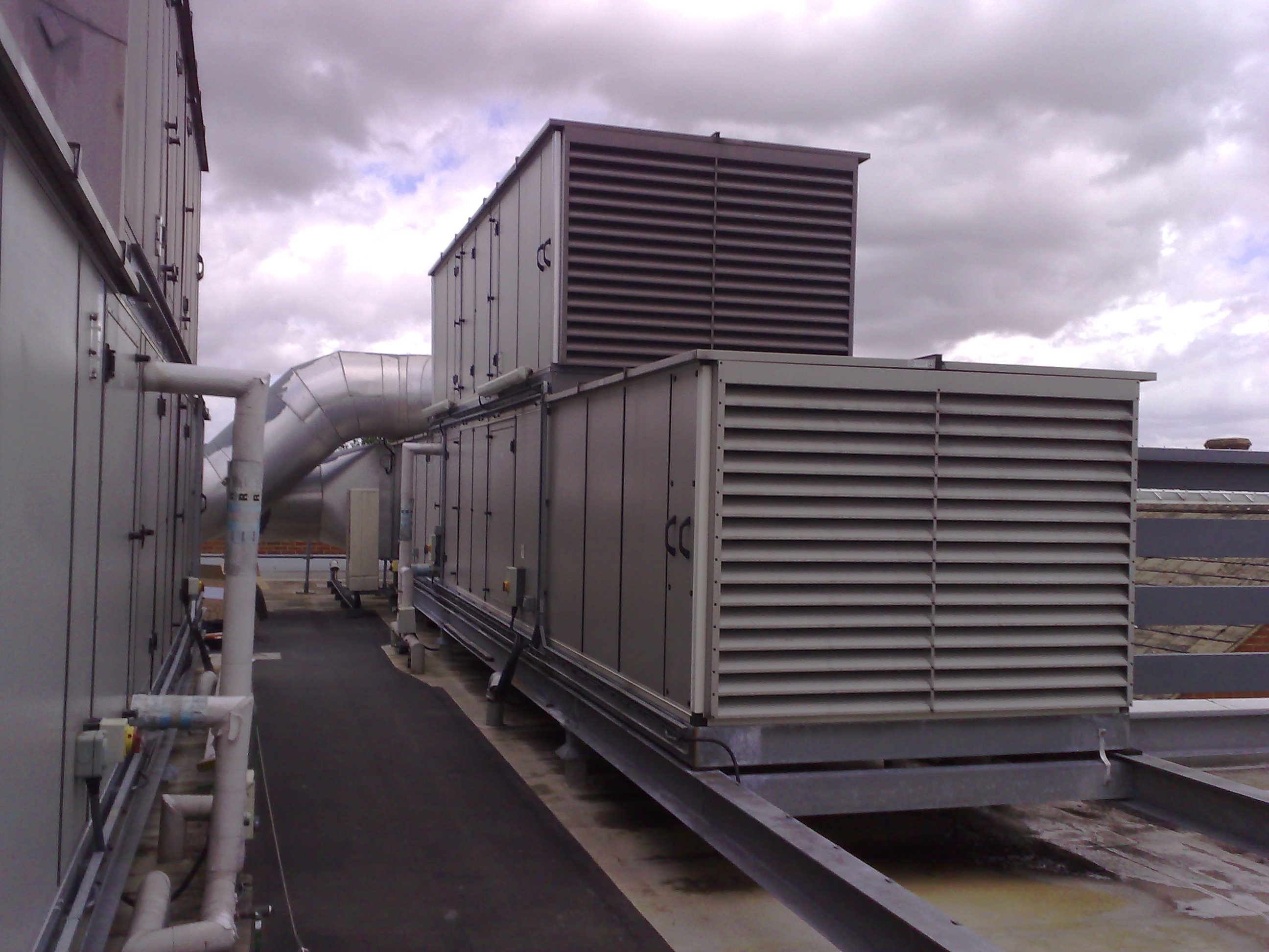 Air conditioning and refrigeration offer an installation and maintenance service
