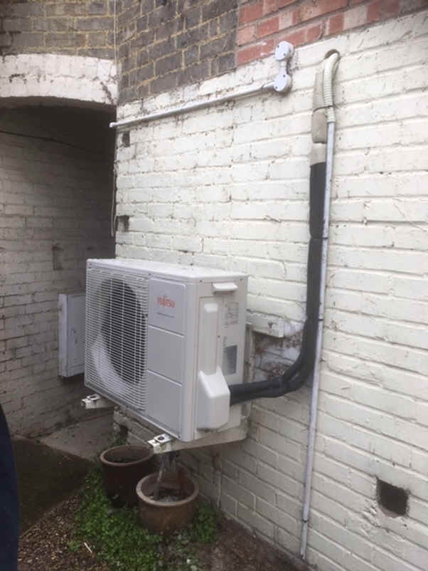 Fujitsu wall mounted air conditioning inverter heat-pump outdoor
